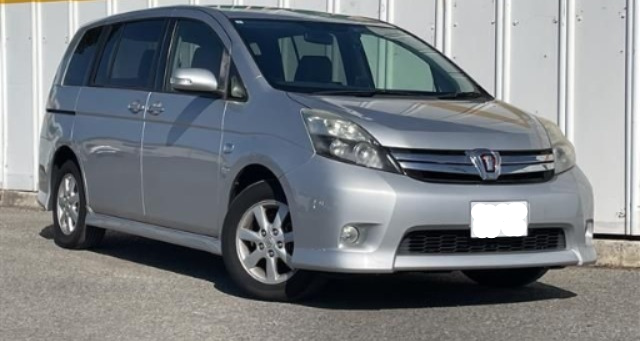 TOYOTA ISIS PLATANA (2013) – 7 SEATER FAMILY VAN
